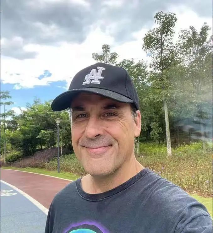 尤金博士|dr. eugene eckardt